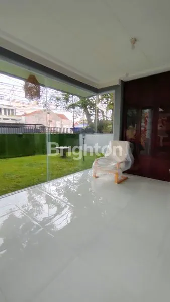 image RUMAH BAGUS, TERAWAT & SIAP HUNI BISA UNTUK USAHA, KANTOR FULL FURNISHED DI SETRA SARI BANDUNG (1)