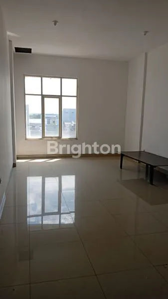 image RUKO 3 LANTAI DI NOL JALAN RAYA WISMA LIDAH KULON (3)