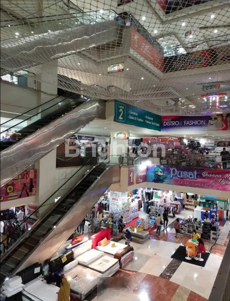 image KIOS USAHA LOKASI DISTRIK BISNIS RETAIL BLOK M SQUARE (2)