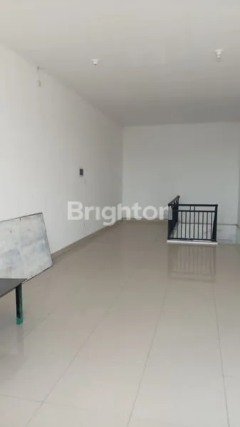 image RUKO 3 LANTAI DI NOL JALAN RAYA WISMA LIDAH KULON (5)