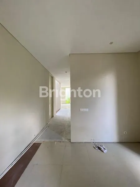 image BISA KPR EASTWOOD SEMI FURNISHED MAIN ROAD CLUSTER (2)