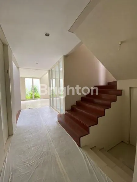 image BISA KPR EASTWOOD SEMI FURNISHED MAIN ROAD CLUSTER (5)