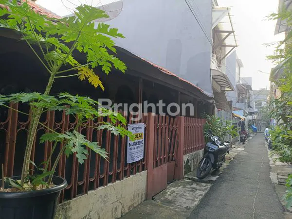 image RUMAH 1,5 LANTAI HITUNG TANAH, STRATEGIS, BEBAS BANJIR, COCOK UNTUK HUNIAN/KOS-KOSAN DI TANJUNG DUREN, JAKARTA BARAT (3)