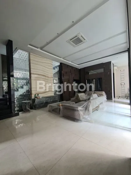 image RUMAH MEWAH CITRALAND UTAMA RAFFLES GARDEN DENGAN PRIVATE LIFT SIAP HUNI FURNISHED (2)