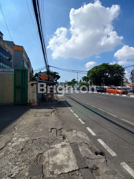 RUKO 3,5 LANTAI HOEK LOKASI PINGGIR JALAN RAYA SIAP PAKAI DEKAT PUSAT PERDAGANGAN TANABANG KH MAS MANSYUR JAKARTA PUSAT