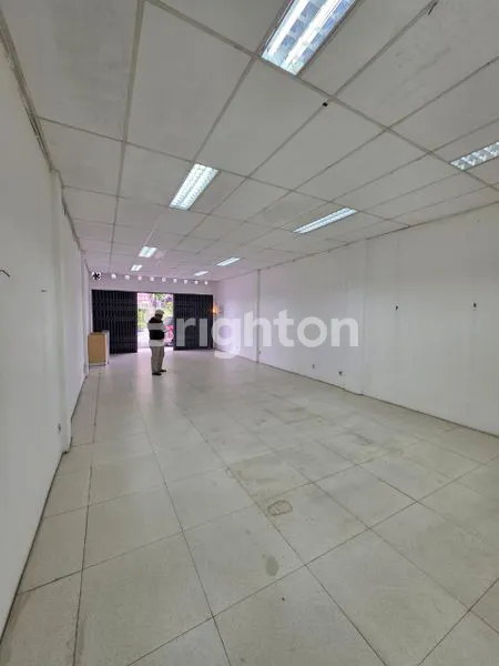 image RUKO 3 LANTAI COCOK UNTUK KANTOR & USAHA (4)