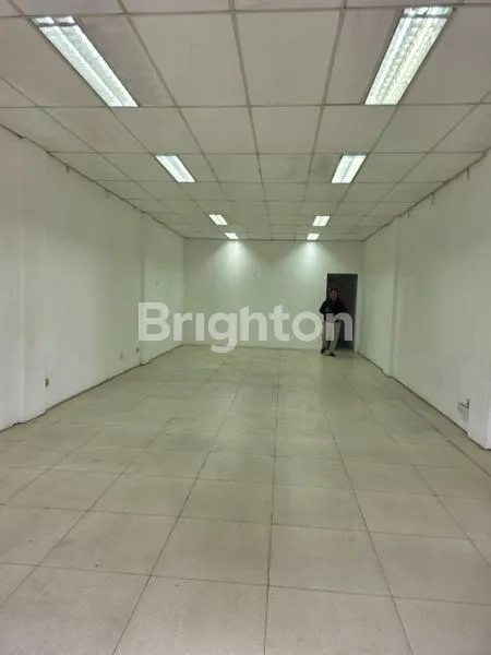 image RUKO 3 LANTAI COCOK UNTUK KANTOR & USAHA (6)