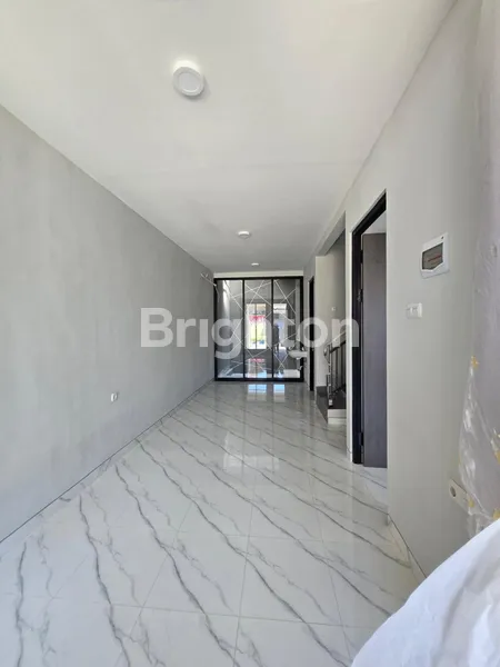 image RUMAH BARU MINIMALIS PANTAI MENTARI SURABAYA TIMUR (2)