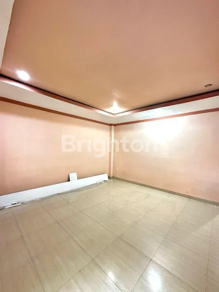 image DIJUAL CEPAT RUMAH BARU UNFURNISHED TAMBORAJEMBATAN LIMA, JAKBAR (2)