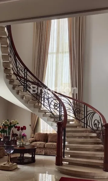 image RUMAH MEWAH SUPER LUAS DAN MEGAH DI PLUIT PUTRA RAYA DAN PLUIT PUTRA DALAM  (2)