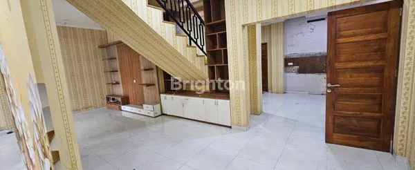 image RUMAH 3 LANTAI LUAS UNTUK KANTOR DAN GUDANG  DI MEKARSARI CIMANGGIS DEPOK  (7)