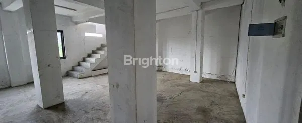 image RUMAH 3 LANTAI LUAS UNTUK KANTOR DAN GUDANG  DI MEKARSARI CIMANGGIS DEPOK  (4)