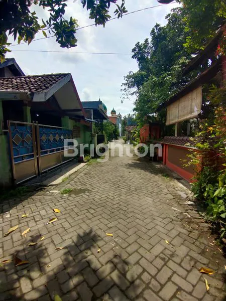 image BUTUH UANG HUNIAN SUGIHWARAS CANDI SIDOARJO (2)