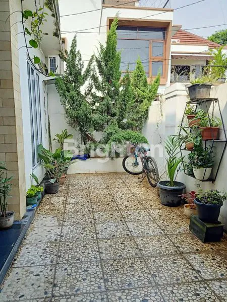 image JUAL RUMAH CANTIK SIAP HUNI 2 LANTAI DI JATIBENING PONDOK GEDE BEKASI (2)