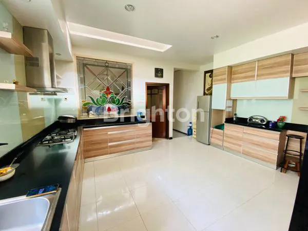 image RUMAH MEWAH DAN TERAWAT DI DHARMAHUSADA SURABAYA (3)