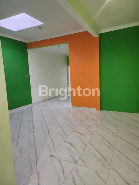 image RUMAH GRESS BARU RENOV SEKITAR LEBAK KENJERAN (4)