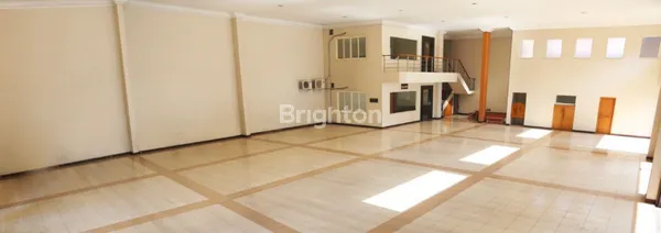 image PUSAT KOTA GEDUNG SHOWROOM BERKONSEP GREEN BUILDING DI LOKASI STRATEGIS SIAP DITEMPATI  (4)