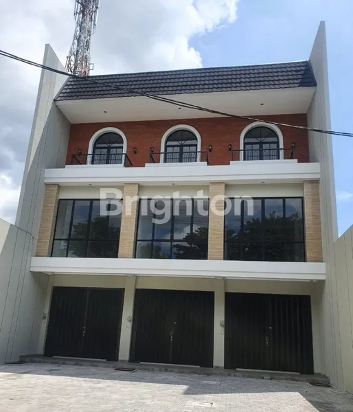 image RAYA MANUKAN TAMA 3 LANTAI (DEPAN BCA MANUKAN) (1)