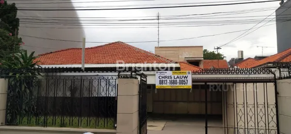 image LOKASI SANGAT STRATEGIS! RUMAH USAHA + KOST POTENSIAL DI RAYA DHARMAHUSADA! (2)