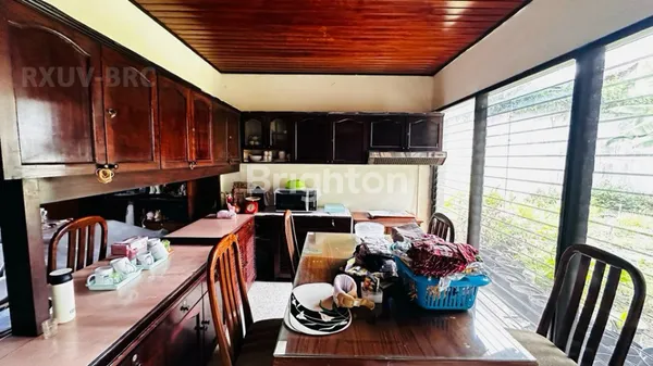 image LOKASI SANGAT STRATEGIS! RUMAH USAHA + KOST POTENSIAL DI RAYA DHARMAHUSADA! (4)