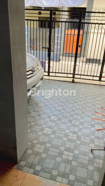 image RUMAH PINGGIR JALAN  (1)