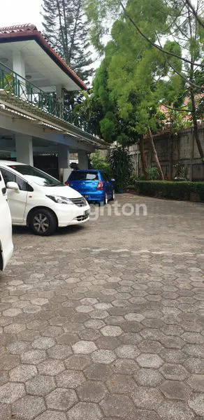 image MURAH LUAS TERAWAT SANGAT COCOK UNTUK KANTOR GALLERY CAFE WORKSHOP DI LEBAK BULUS JAKARTA SELATAN (8)