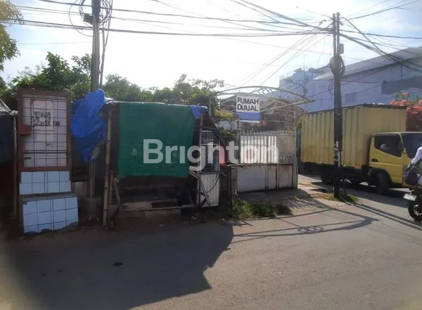 image RUMAH TUA HOEK HITUNG TANAH BANDENGAN UTARA (1)
