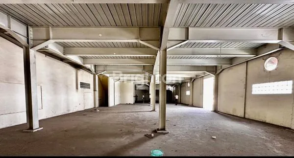 image GUDANG PLUS PABRIKASI KAWASAN PERGUDANGAN EJIP PULO GADUNG (7)