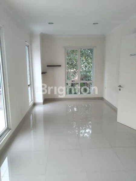 image RUMAH 2 LANTAI DI GADING SERPONG CLUSTER THOMSON (4)