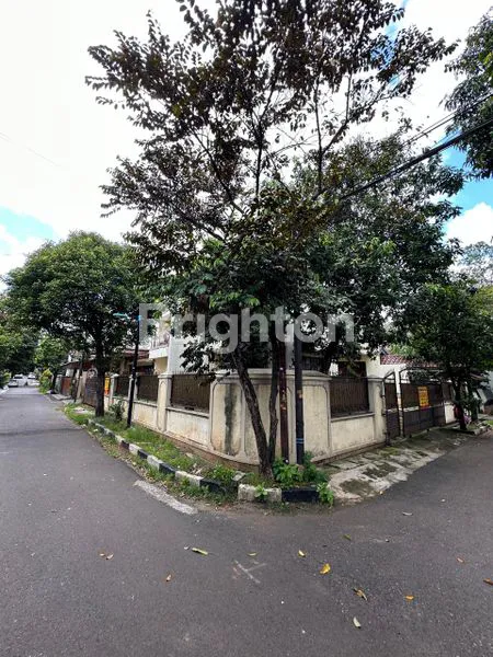 image DIJUAL RUMAH 2 LANTAI DI KRAMAT JATI JAKTIM (2)
