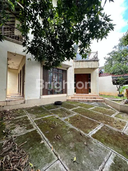 image DIJUAL RUMAH 2 LANTAI DI KRAMAT JATI JAKTIM (3)