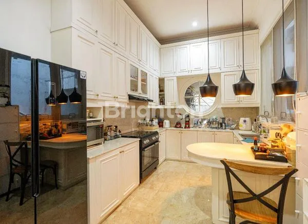 image RUMAH ELEGANT FURNISHED SIAP HUNI DI KEMANG DALAM JAKARTA SELATAN (7)