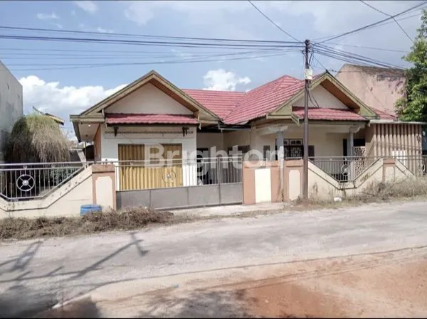 image RUMAH STRATEGIS DI SAMPIT KALIMANTAN TENGAH (1)