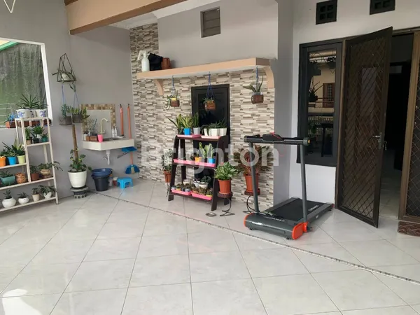 image RUMAH PLOSO TIMUR, KENJERAN,LEBAK,KARANG EMPAT, PAKUWON CITY, MINIMALIS MODERN (2)