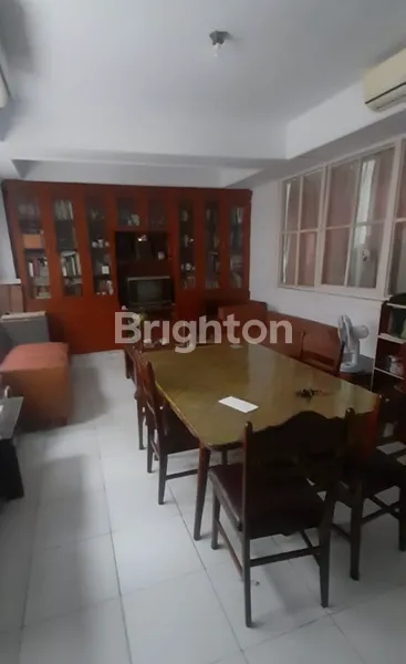 image TURUN HARGA DIJUAL RUMAH LUAS SIAP HUNI DI KEMAYORAN CEMPAKA BARU (2)