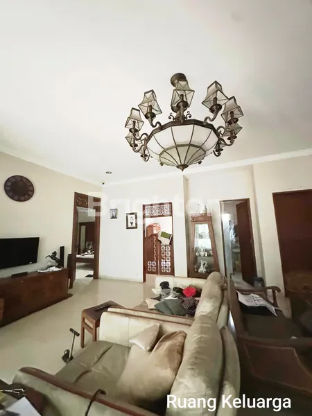 image RUMAH STRATEGIS SIAP HUNI DI PD. KELAPA DUREN SAWIT JAKTIM (4)