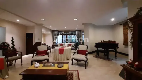 image RUMAH MEWAH HOOK 2 LANTAI DI PERUMAHAN PULO MAS JAKARTA TIMUR (5)