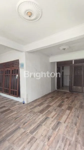 image RUMAH 2 LANTAI DEKAT KAMPUS WIDYA MANDALA KALIJUDAN, SURABAYA TIMUR (4)