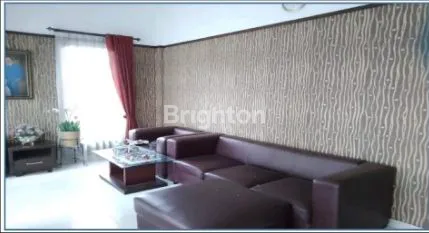 image RUMAH VILLA 3 LANTAI (2)