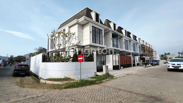RUMAH PREMIUM MURAH CASA VIRYA BANGUNAN MODERN 2 LANTAI