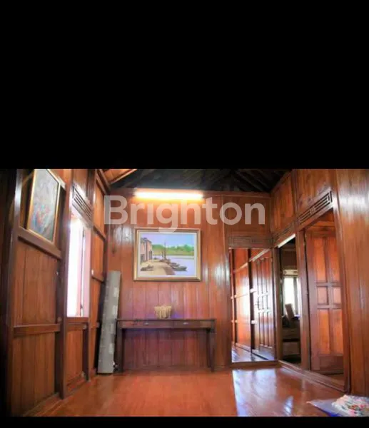 image NIKMATI LIBURAN YANG TENANG DAN SANTAI BERNUASA TRADISIONAL VILLA EDELWEISS  KOMPLEK PONDOK HIJAU  .KOTA BANDUNG ,15 MENIT DARI RUMAH MODE ,JAWA BARAT INDONESIA (3)