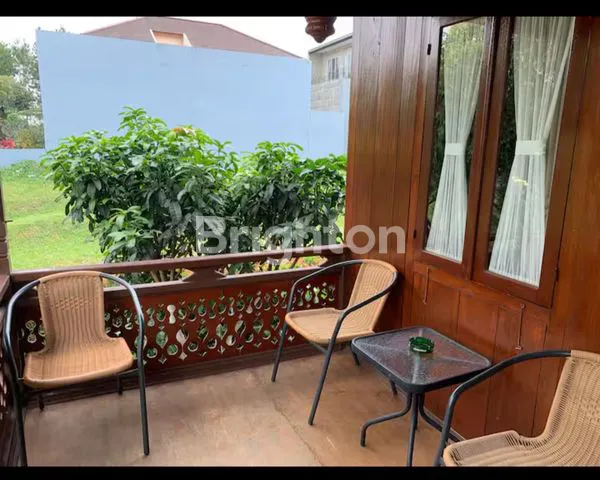 image NIKMATI LIBURAN YANG TENANG DAN SANTAI BERNUASA TRADISIONAL VILLA EDELWEISS  KOMPLEK PONDOK HIJAU  .KOTA BANDUNG ,15 MENIT DARI RUMAH MODE ,JAWA BARAT INDONESIA (6)