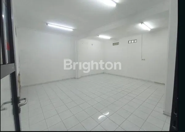 image RUMAH 2.5 LT AGAK NGANTONG DI TOMANG JAKARTA BARAT (3)