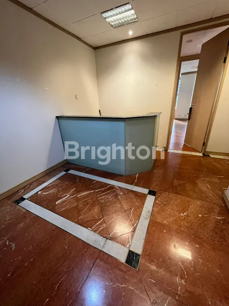 image RUANG KANTOR BARU RENOVASI SEMI FURNISHED STRATEGIS LANGKA MENARA SUDIRMAN JAKARTA PUSAT (2)