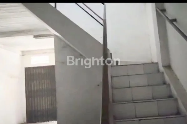 image DISEWAKAN RUKO 2 LT BISA BUAT KANTOR / SHOWROOM / GUDANG  DI JALAN RAYA MAJAPAHIT JALAN PROTOKOL KOTA  SEMARANG (6)