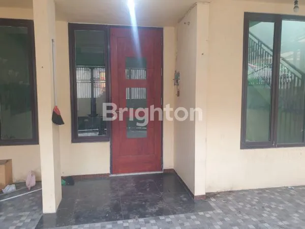 image RUMAH MINIMALIS 2 LANTAI SIAP HUNI DI KUTISARI SURABAYA SELATAN (1)