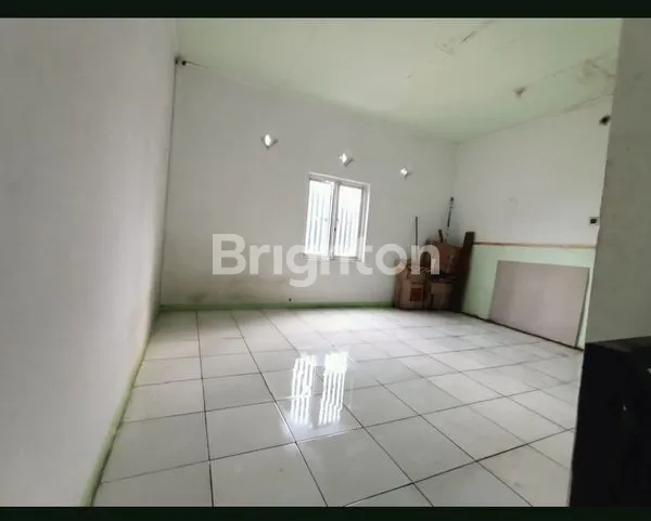 image " RUKO SIAP HUNI UNTUK JUALAN LOKASI STRATEGIS DIPINGGIR JALAN IRIGASI SIPON, CIPONDOH, TANGERANG" (6)