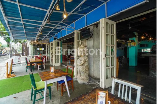 TOKO TEPI PANTAI AREA SEMINYAK