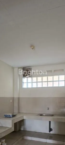 DISEWAKAN RUMAH DI TAMAN HOLIS INDAH