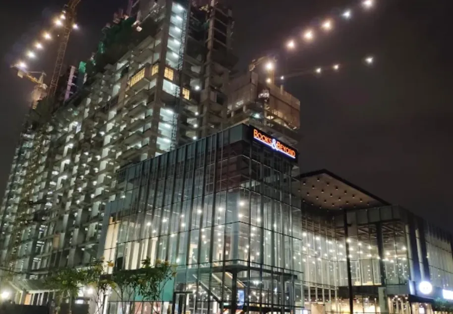 tentang holland village jakarta